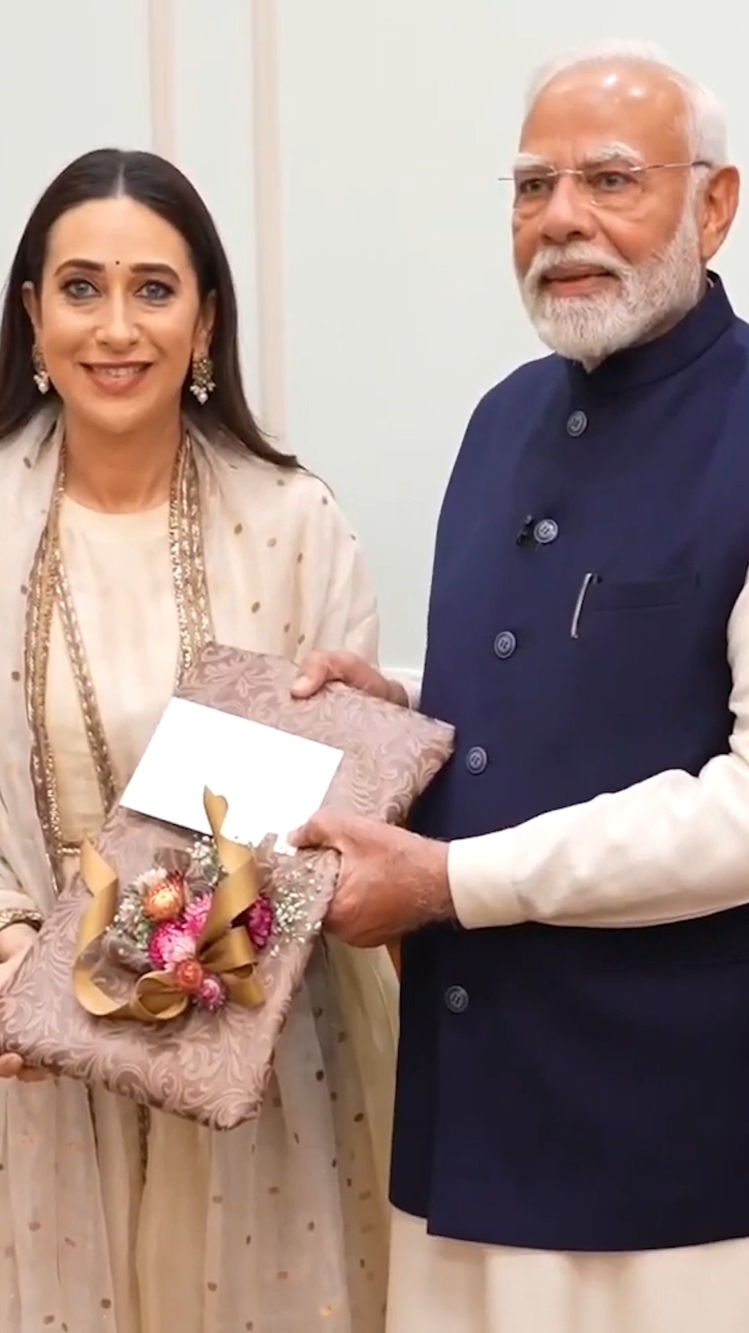 Karisma Kapoor thanks PM Modi for honouring Raj Kapoor's legacy | #shorts